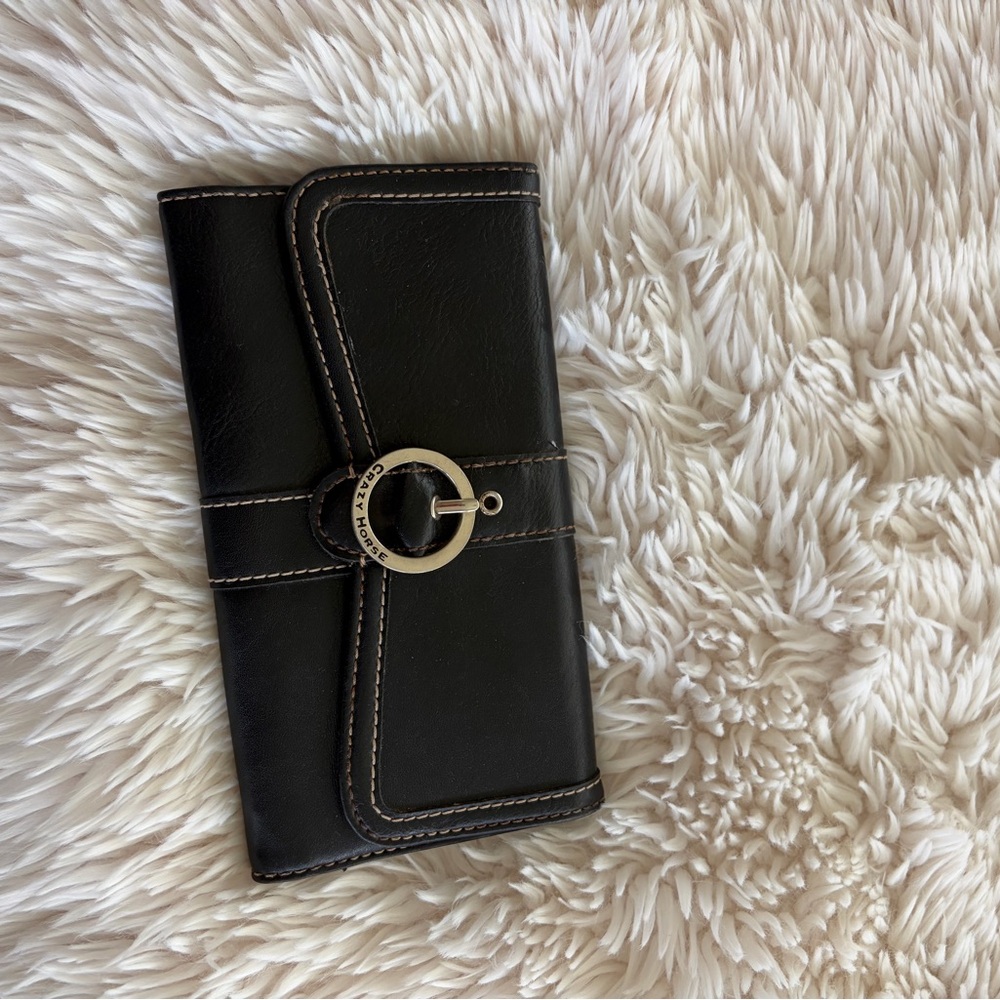 Black Leather Crossbody Bag with Matching Wallet Set - Picture 6 of 8